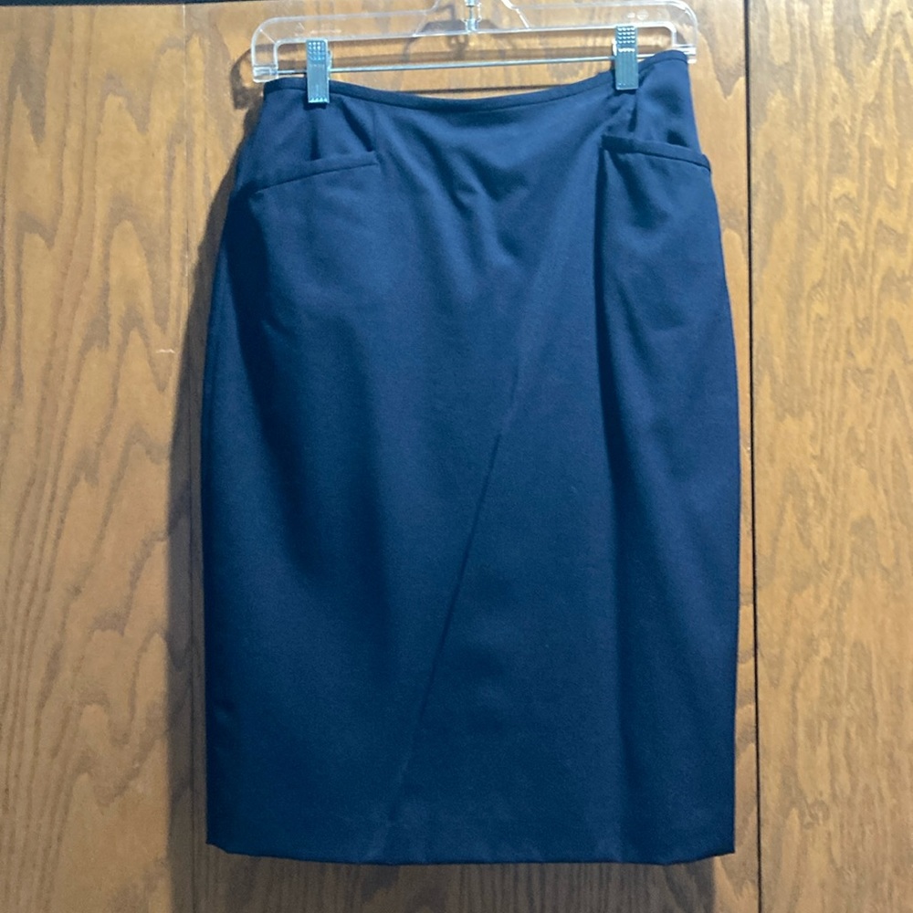 Linda Allard Ellen Tracy black tailored pencil skirt. Size 6
